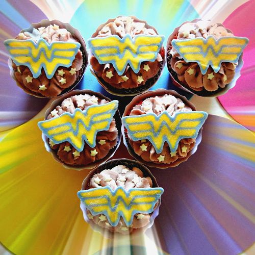 Wonder Woman Cupcake Toppers Wonder Woman Cupcake Toppers