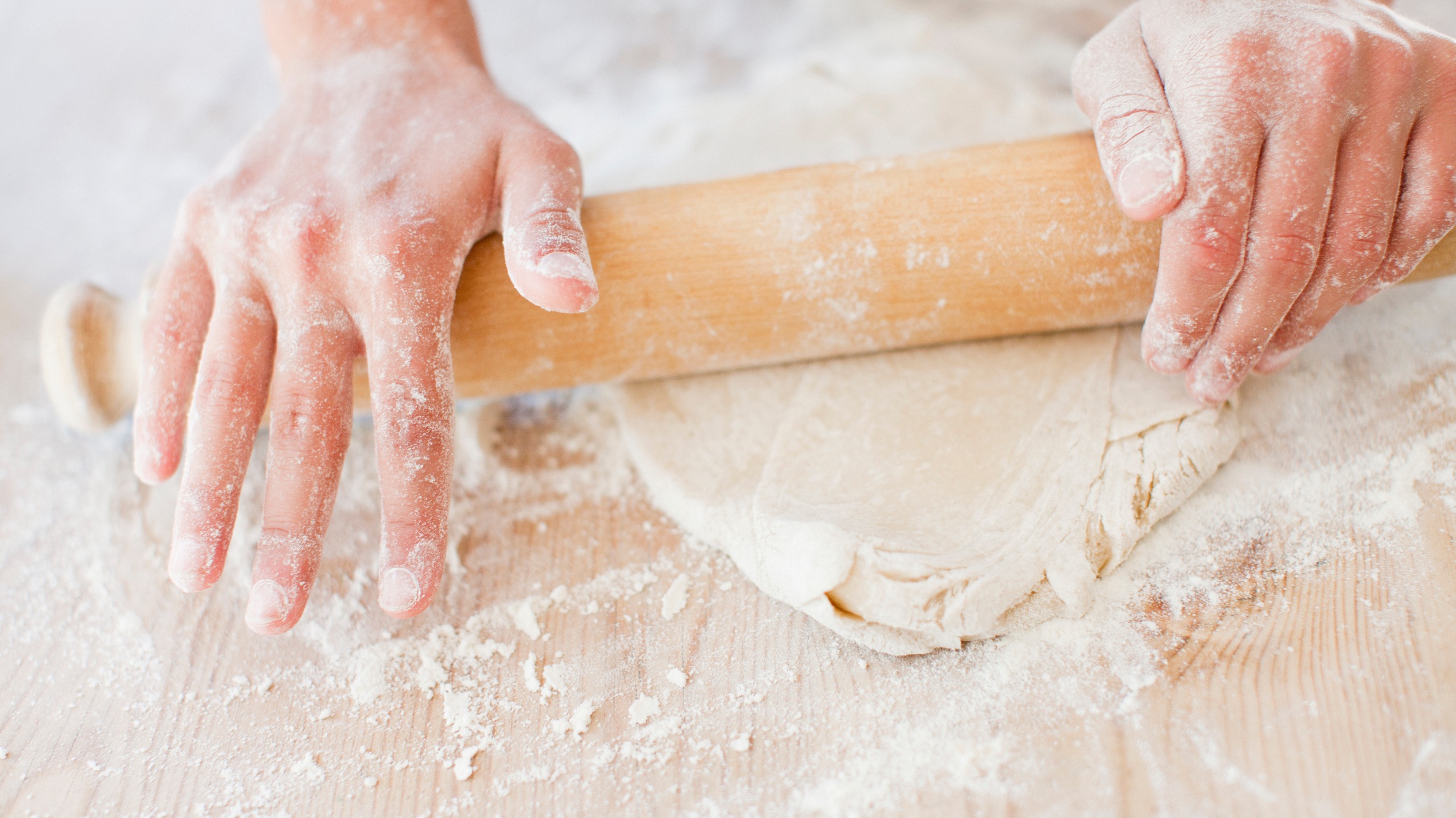 What To Use Instead Of Rolling Pins: Top Hacks What To Use Instead Of Rolling Pins: Top Hacks