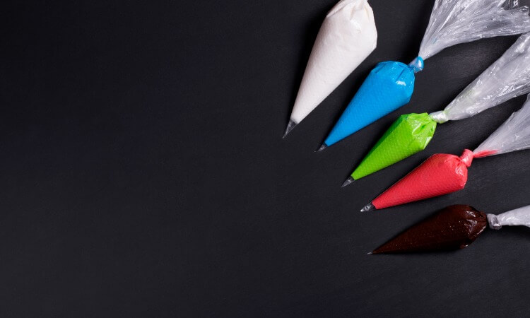 The 7 Best Icing Bag Sets For Cake-Decorating