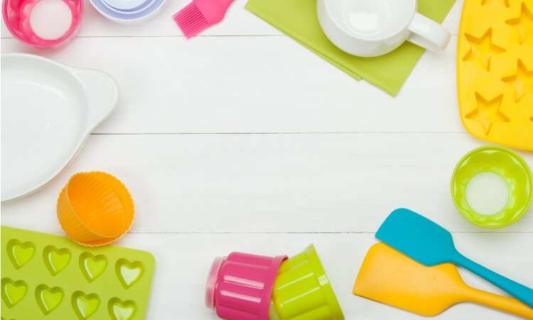 The 7 Best Silicone Baking Spatulas For Every Baker
