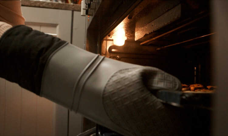 The 7 Best Silicone Oven Mitts For Kitchen Use