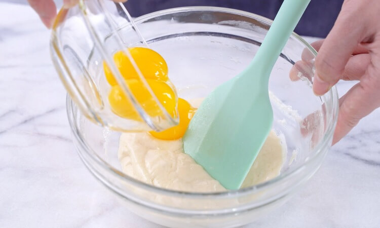 The 7 Best Silicone Spatulas For Eggs